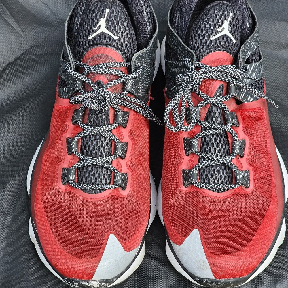 Air Jordan RARE Flight Runner Sneakers Mens 11 Red Burgundy 631606601 - Picture 4 of 9